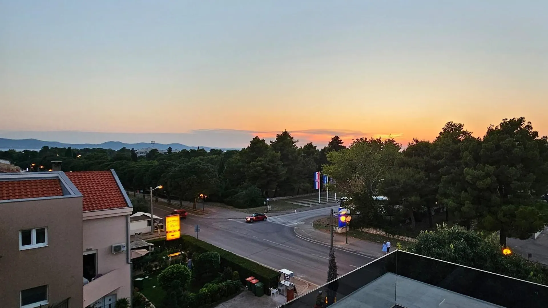 Azzurro Apartment - With Private Rooftop Jacuzzi Zadar